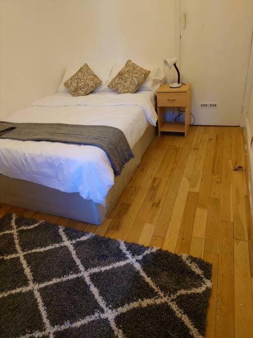 Edwardian 4 Bedrooms With 4 Bathrooms Townhouse, Next To Underground, Accommodates 10 People لندن المظهر الخارجي الصورة