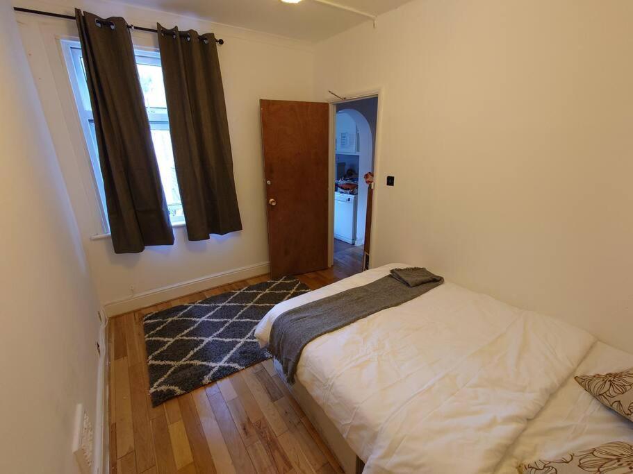Edwardian 4 Bedrooms With 4 Bathrooms Townhouse, Next To Underground, Accommodates 10 People لندن المظهر الخارجي الصورة