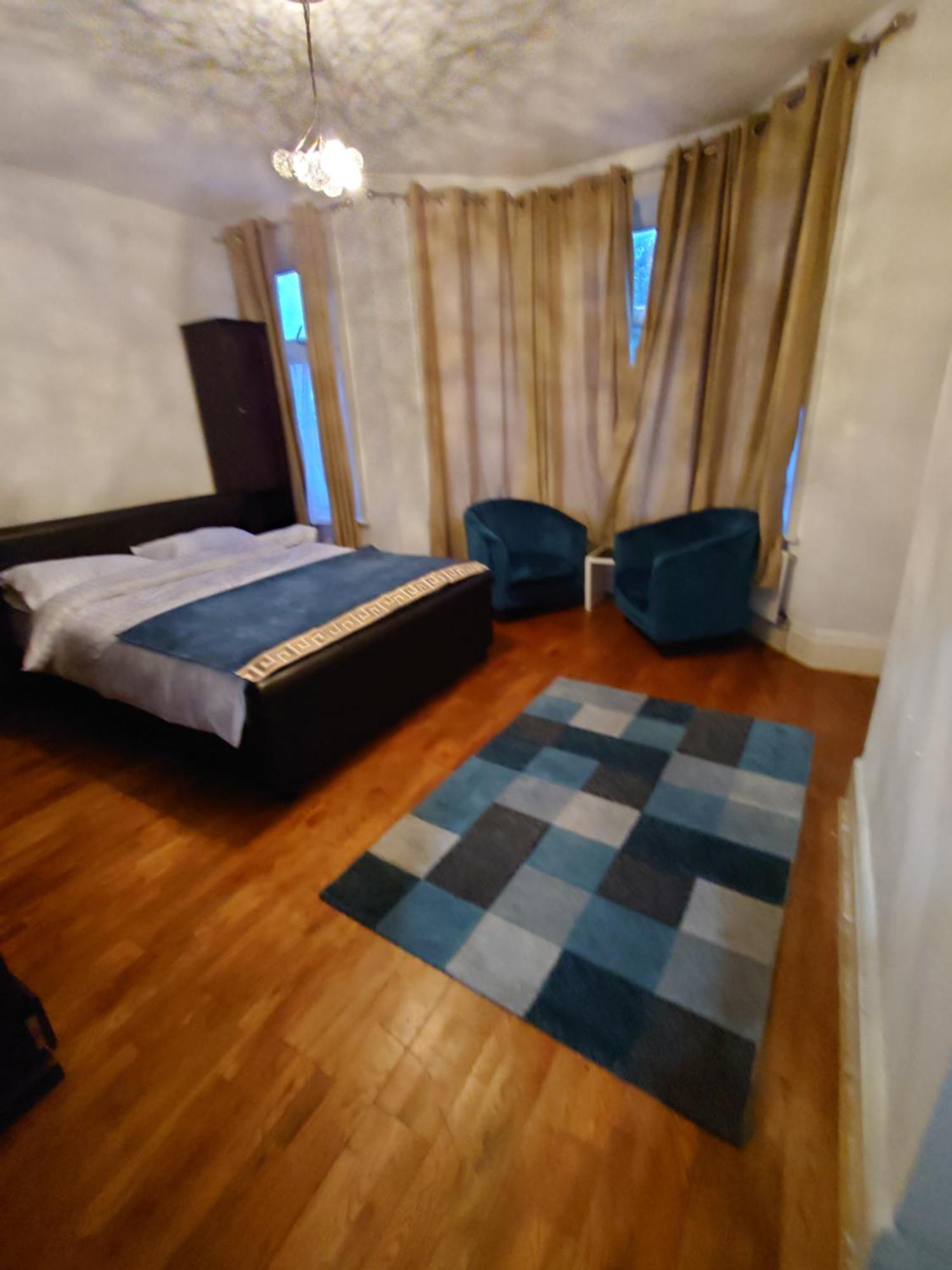 Edwardian 4 Bedrooms With 4 Bathrooms Townhouse, Next To Underground, Accommodates 10 People لندن المظهر الخارجي الصورة